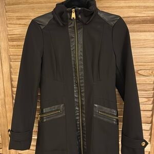 Super stylish light coat! I’ve outgrown it